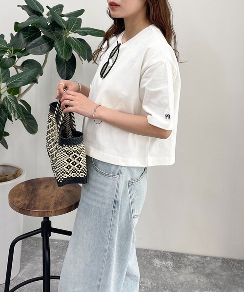 fredy emue（フレディエミュ）の「【新色登場】FRワッペンクロップド丈 Tシャツ（Tシャツ/カットソー・レディース・チャコールグレー/ライトグレー/グレイッシュベージュ/オフホワイト/グレー・38）」の15枚目の写真