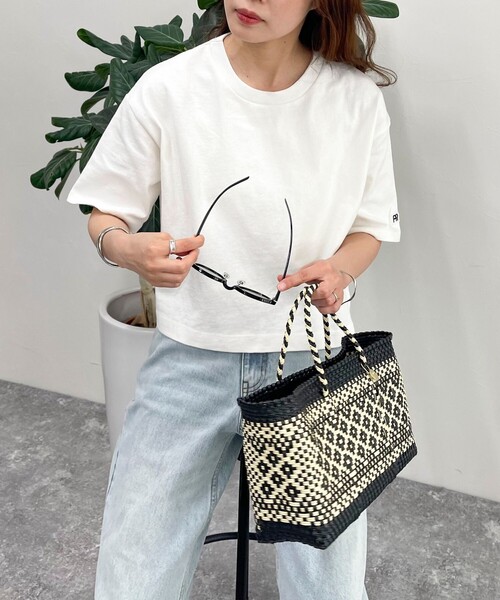 fredy emue（フレディエミュ）の「【新色登場】FRワッペンクロップド丈 Tシャツ（Tシャツ/カットソー・レディース・チャコールグレー/ライトグレー/グレイッシュベージュ/オフホワイト/グレー・38）」の17枚目の写真