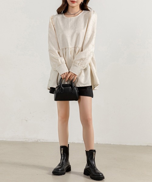 DAY CLOSET(デイ クローゼット)の「レディース 長袖チャイナ刺繍風ペプラムトップス(シャツ/ブラウス・レディース・アイボリー/ブラック/ホワイト・S/M/L)」の15枚目の写真