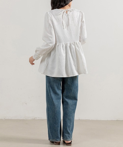 DAY CLOSET(デイ クローゼット)の「レディース 長袖チャイナ刺繍風ペプラムトップス(シャツ/ブラウス・レディース・アイボリー/ブラック/ホワイト・S/M/L)」の20枚目の写真