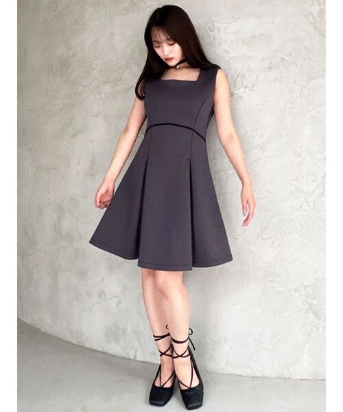 RESEXXY(リゼクシー)の「ストラップデザインパンプス(パンプス・レディース・ベージュ/ブラック・SMALL/MEDIUM/LARGE)」の17枚目の写真