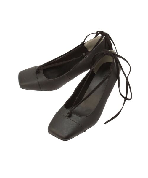 RESEXXY(リゼクシー)の「ストラップデザインパンプス(パンプス・レディース・ベージュ/ブラック・SMALL/MEDIUM/LARGE)」の8枚目の写真