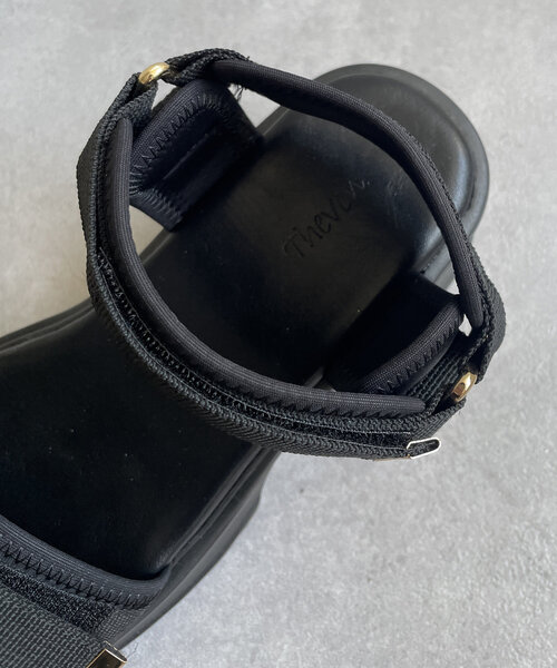 Thevon（ゼボン）の「厚底ベルクロGLDサンダル（サンダル・レディース・アイボリー/ブラック・M/L）」の18枚目の写真