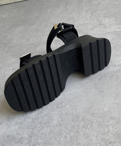 Thevon（ゼボン）の「厚底ベルクロGLDサンダル（サンダル・レディース・アイボリー/ブラック・M/L）」の20枚目の写真