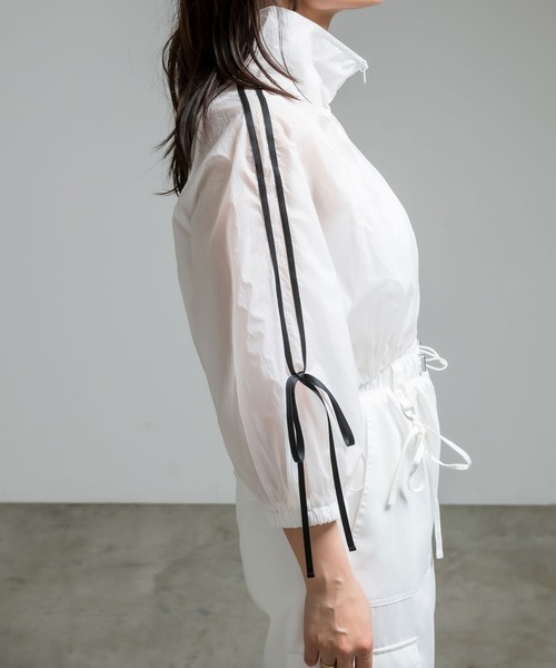OLIVE des OLIVE（オリーブデオリーブ）の「リボンライン5分袖シアブルゾン　1041070150（ブルゾン・レディース・オフホワイト/ブラック・FREE）」の11枚目の写真