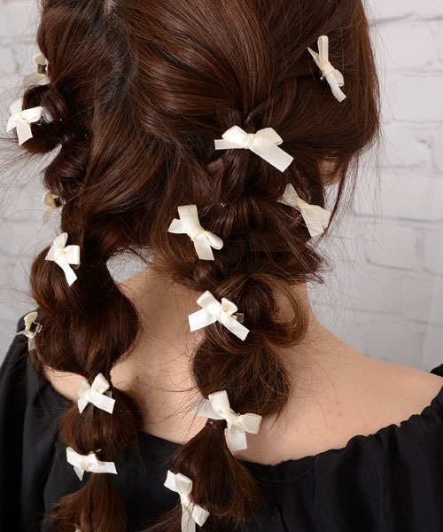 VIBGYOR Women(ヴィブジョー ウィメン)の「【float】ミニリボン ミニヘアクリップ【16個セット/6色展開/イベント/発表会/ヘアアレンジ】(バレッタ/ヘアクリップ・レディース・パープル/ホワイト/ブラック/レッド/ブルー/アイボリー・FREE)」の3枚目の写真