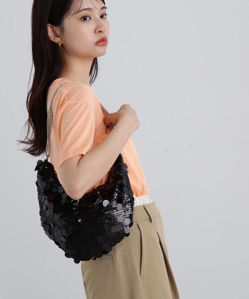 N.（N. Natural Beauty Basic）（エヌエヌナチュラルビューティーベーシック）の「◆スパンコールチェーンバッグ（ショルダーバッグ・レディース・ブラック/シルバー・FREE）」の5枚目の写真