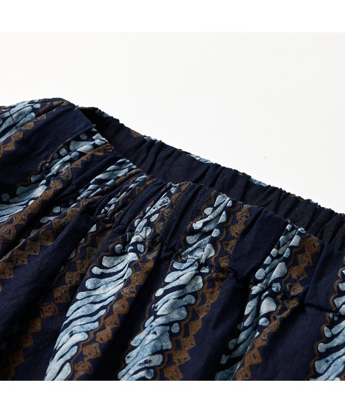 45R（フォーティファイブアール）の「バティックプリントのシャーリング馬ドレス（インディゴ）（ワンピース・レディース・インディゴブルー・FREE）」の8枚目の写真