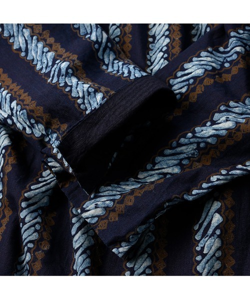 45R（フォーティファイブアール）の「バティックプリントのシャーリング馬ドレス（インディゴ）（ワンピース・レディース・インディゴブルー・FREE）」の9枚目の写真
