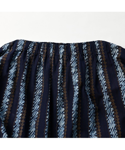 45R（フォーティファイブアール）の「バティックプリントのシャーリング馬ドレス（インディゴ）（ワンピース・レディース・インディゴブルー・FREE）」の11枚目の写真