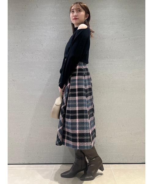 SNIDEL(スナイデル)の「コールドショルダープルオーバー(ニット/セーター・レディース・ブラック/ライトブルー/オフホワイト/ダークグレー・FREE)」の17枚目の写真