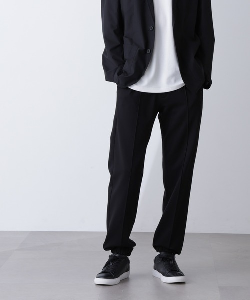 NANO universe（ナノユニバース）の「「モダンコンフォートシリーズ」スリムイージーピンタックパンツ（その他パンツ・メンズ・グレイッシュベージュ/ブラック/ネイビー/チャコール・L/M/S）」の2枚目の写真