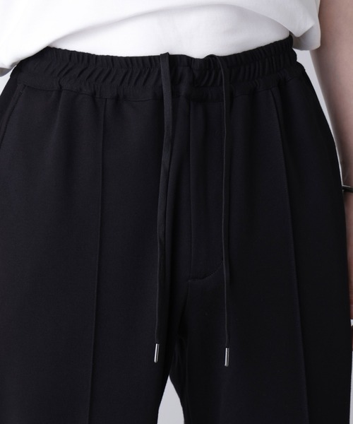 NANO universe（ナノユニバース）の「「モダンコンフォートシリーズ」スリムイージーピンタックパンツ（その他パンツ・メンズ・グレイッシュベージュ/ブラック/ネイビー/チャコール・L/M/S）」の22枚目の写真