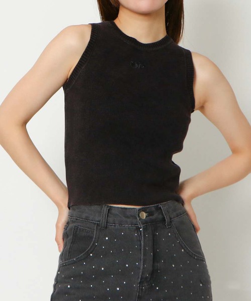 GORGE(ゴージ)の「《ピグメント加工×ヘルシー肌見せ》レディース ノースリーブ ニットタンクトップ 春夏秋(Tシャツ/カットソー・レディース・ブラック/ピンク/ライトベージュ・F)」の2枚目の写真