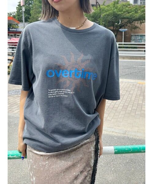 EVRIS(エヴリス)の「OVER TIMEグラフィックBIG Tシャツ(Tシャツ/カットソー・レディース・ホワイト/グレー/ブラック・FREE)」の17枚目の写真