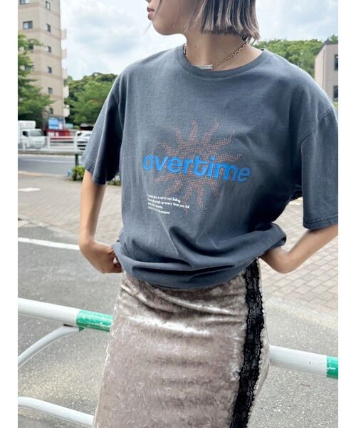 EVRIS(エヴリス)の「OVER TIMEグラフィックBIG Tシャツ(Tシャツ/カットソー・レディース・ホワイト/グレー/ブラック・FREE)」の15枚目の写真