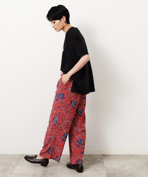 OPAQUE.CLIP（オペークドットクリップ）の「フラワービックプリントイージーパンツ【洗える】（その他パンツ・レディース・ブラウン/グリーン系その他2/レッド系2・38/40）」の18枚目の写真