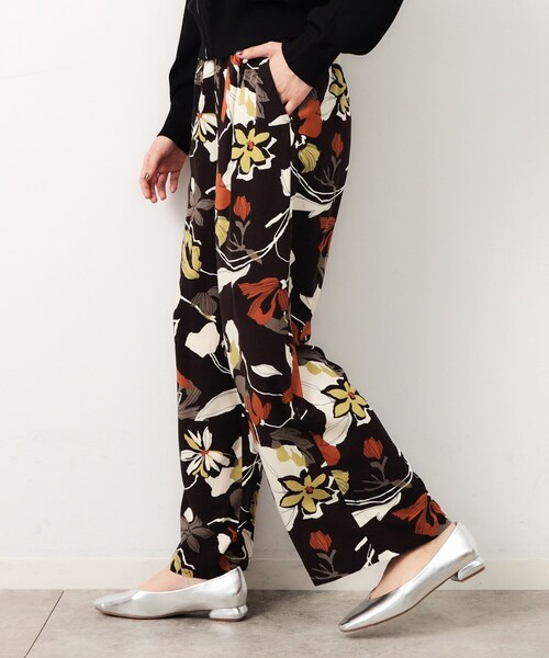 OPAQUE.CLIP（オペークドットクリップ）の「フラワービックプリントイージーパンツ【洗える】（その他パンツ・レディース・ブラウン/グリーン系その他2/レッド系2・38/40）」の20枚目の写真