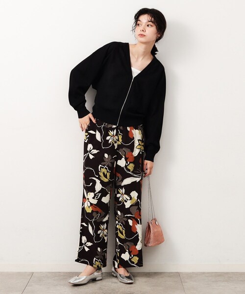 OPAQUE.CLIP（オペークドットクリップ）の「フラワービックプリントイージーパンツ【洗える】（その他パンツ・レディース・ブラウン/グリーン系その他2/レッド系2・38/40）」の21枚目の写真