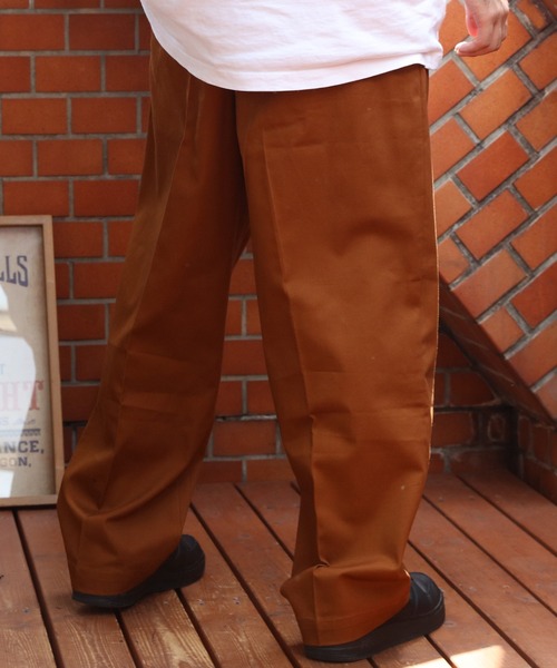 ８(eight)（エイト）の「ワイドチノパン（チノパンツ・メンズ・ブラック/チャコールグレー/ライトグレー/ブラウン系その他/ベージュ/オリーブ/ネイビー/ブルー系その他・MEDIUM/LARGE/X-LARGE）」の4枚目の写真