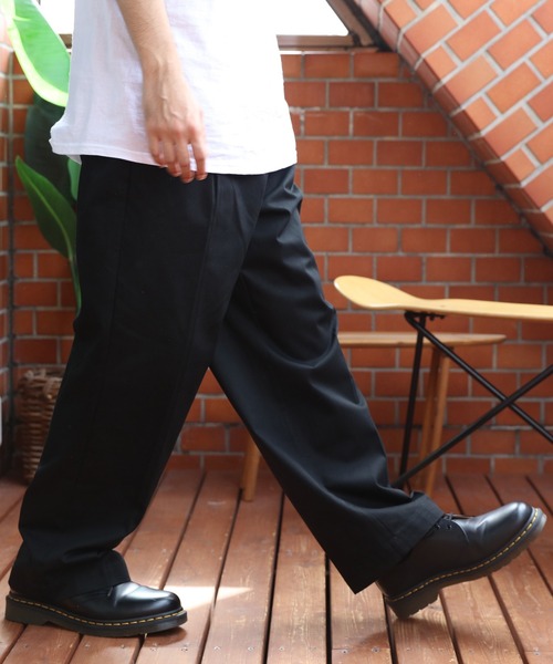 ８(eight)（エイト）の「ワイドチノパン（チノパンツ・メンズ・ブラック/チャコールグレー/ライトグレー/ブラウン系その他/ベージュ/オリーブ/ネイビー/ブルー系その他・MEDIUM/LARGE/X-LARGE）」の2枚目の写真