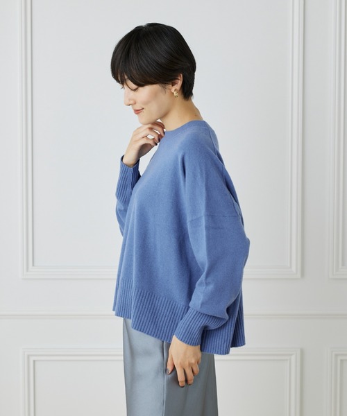 INED(イネド)の「ワイドシルエットスポンディッシュニット(ニット/セーター・レディース・ネイビー/キャメル/ブルー/アイボリー・9号)」の22枚目の写真