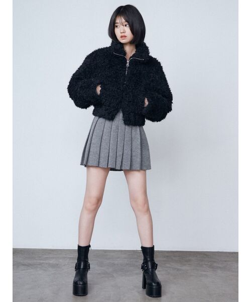 EMODA（エモダ）の「チューズプリーツニットミニスカート（スカート・レディース・ベージュ/ブラック/グレー・FREE）」の13枚目の写真