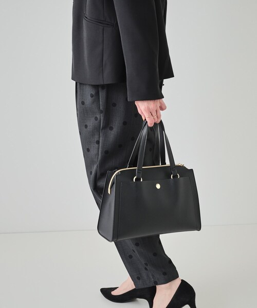 SHOO・LA・RUE（シューラルー）の「◆【通勤/学校行事/2WAY】一枚革風フロントポケットトートバッグ（トートバッグ・レディース・ブラック/ワインレッド/ベージュ系その他7・00）」の14枚目の写真