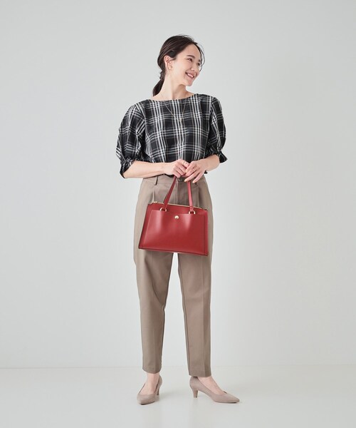 SHOO・LA・RUE（シューラルー）の「◆【通勤/学校行事/2WAY】一枚革風フロントポケットトートバッグ（トートバッグ・レディース・ブラック/ワインレッド/ベージュ系その他7・00）」の19枚目の写真