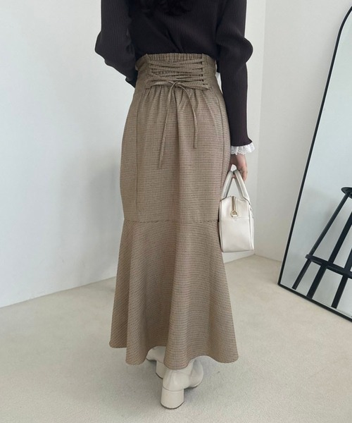 one after another NICE CLAUP（ワンアフターアナザーナイスクラップ）の「【WEB限定商品】バックレースアップマーメイドスカート（スカート・レディース・ブラック/ブラウン系その他/ベージュ系その他・SMALL/LARGE/MEDIUM）」の14枚目の写真