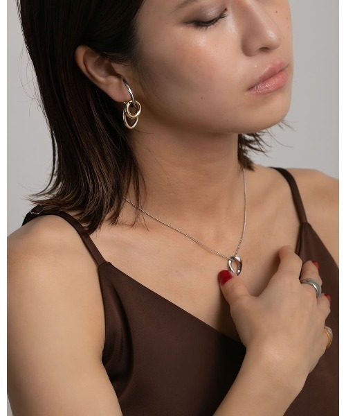 ChooMia（チュミア）の「バイカラーフープイヤーカフ（イヤーカフ・レディース・シルバー×ゴールド・FREE）」の7枚目の写真