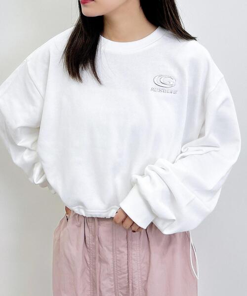 INGNI（イング）の「裾ドロストメタルロゴショートスウェットトップス（スウェット・レディース・オフホワイト/バーガンディー/ブラック/チャコールグレー・M）」の2枚目の写真