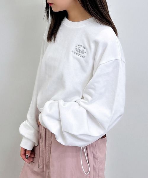 INGNI（イング）の「裾ドロストメタルロゴショートスウェットトップス（スウェット・レディース・オフホワイト/バーガンディー/ブラック/チャコールグレー・M）」の13枚目の写真