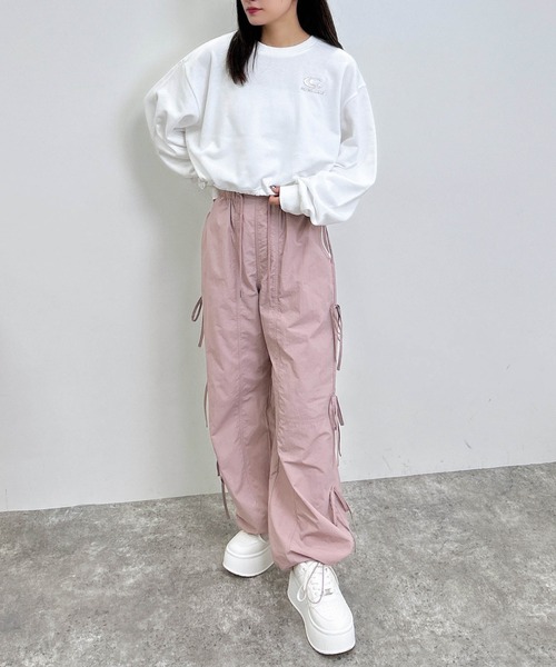 INGNI（イング）の「裾ドロストメタルロゴショートスウェットトップス（スウェット・レディース・オフホワイト/バーガンディー/ブラック/チャコールグレー・M）」の16枚目の写真