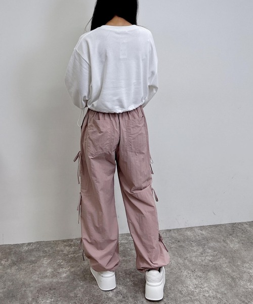 INGNI（イング）の「裾ドロストメタルロゴショートスウェットトップス（スウェット・レディース・オフホワイト/バーガンディー/ブラック/チャコールグレー・M）」の19枚目の写真