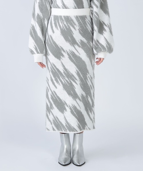 CECIL McBEE（セシルマクビー）の「異素材ミックスジャガード柄ニットスカート（スカート・レディース・アイボリー/ベージュ・MEDIUM）」の4枚目の写真