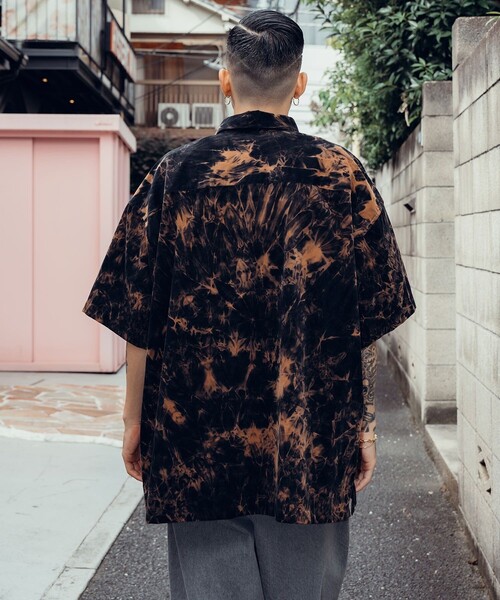 Subciety(サブサエティ)の「Bleached work shirt(シャツ/ブラウス・メンズ・ブルー/ブラック・LARGE/MEDIUM/SMALL/X-LARGE)」の15枚目の写真