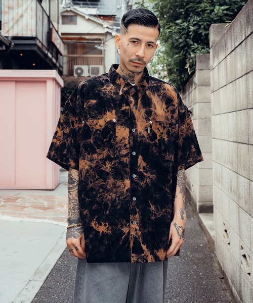 Subciety(サブサエティ)の「Bleached work shirt(シャツ/ブラウス・メンズ・ブルー/ブラック・LARGE/MEDIUM/SMALL/X-LARGE)」の6枚目の写真