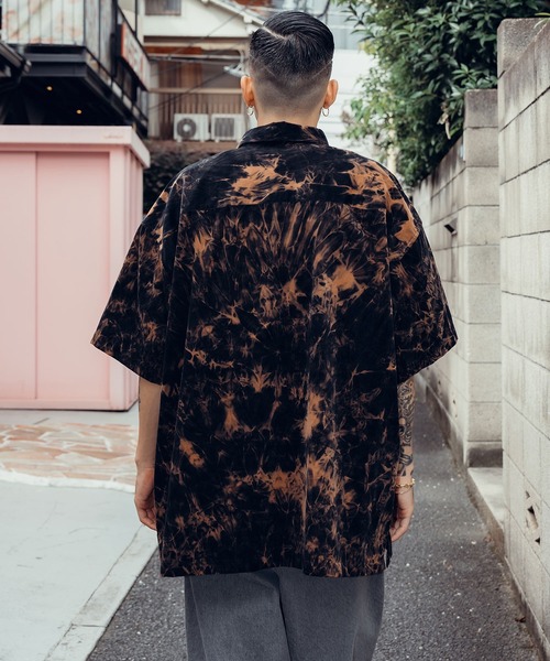 Subciety(サブサエティ)の「Bleached work shirt(シャツ/ブラウス・メンズ・ブルー/ブラック・LARGE/MEDIUM/SMALL/X-LARGE)」の7枚目の写真