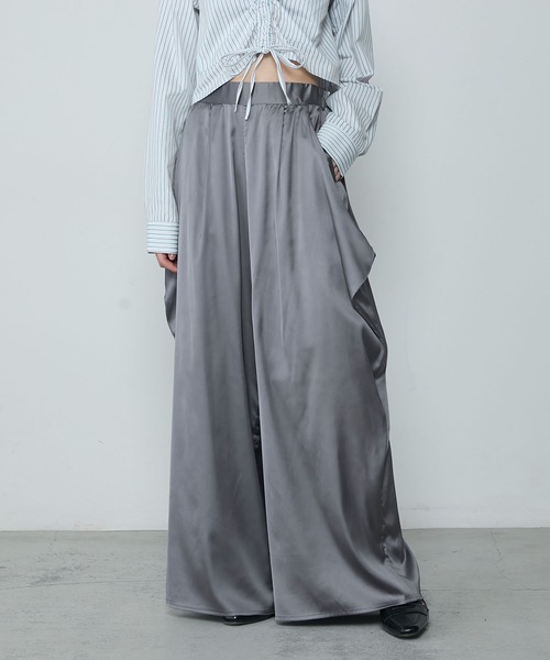 Satin drape relaxing wide pants / サテン ドレープ リラクシング ワイドパンツ（その他パンツ）｜le ELMi（ルエルミ）