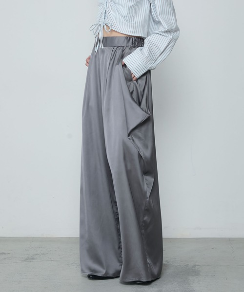 Satin drape relaxing wide pants / サテン ドレープ リラクシング ワイドパンツ（その他パンツ）｜le ELMi（ルエルミ）