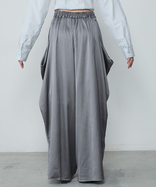 Satin drape relaxing wide pants / サテン ドレープ リラクシング ワイドパンツ（その他パンツ）｜le ELMi（ルエルミ）