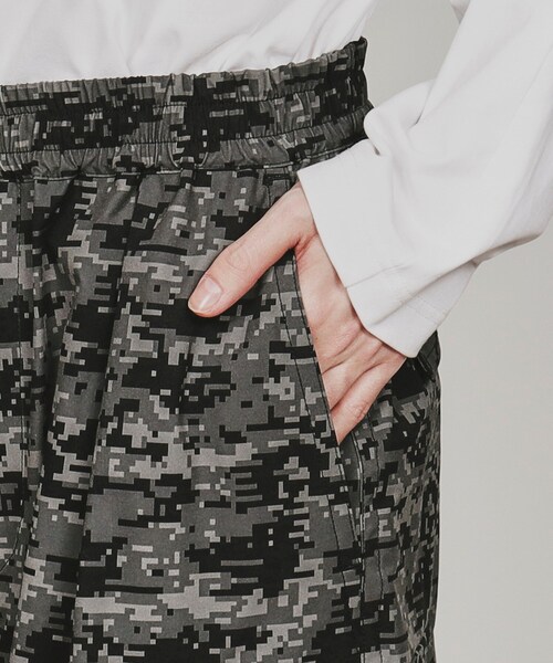 tk.TAKEO KIKUCHI(ティーケータケオキクチ)の「デジカモプリントワイドカーゴパンツ(カーゴパンツ・メンズ・グレー系その他5/カーキ系3・01/02/03)」の20枚目の写真