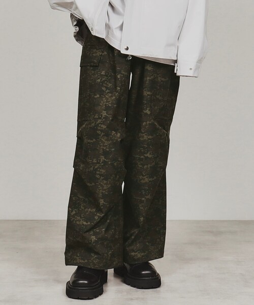 tk.TAKEO KIKUCHI(ティーケータケオキクチ)の「デジカモプリントワイドカーゴパンツ(カーゴパンツ・メンズ・グレー系その他5/カーキ系3・01/02/03)」の16枚目の写真
