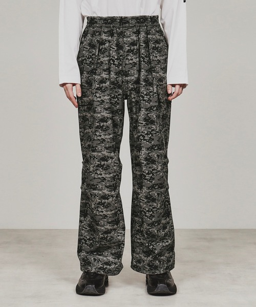 tk.TAKEO KIKUCHI(ティーケータケオキクチ)の「デジカモプリントワイドカーゴパンツ(カーゴパンツ・メンズ・グレー系その他5/カーキ系3・01/02/03)」の3枚目の写真
