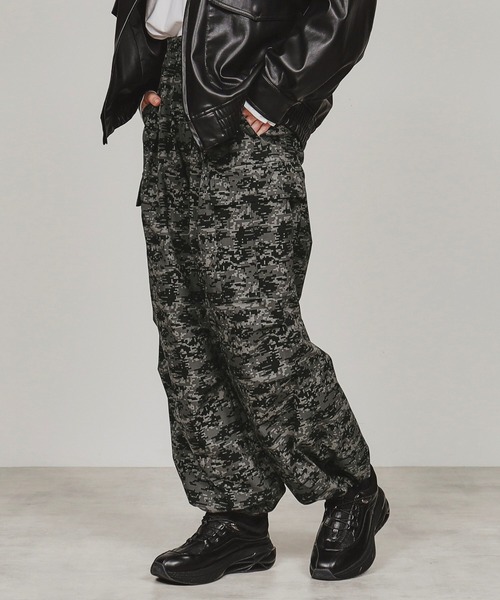 tk.TAKEO KIKUCHI(ティーケータケオキクチ)の「デジカモプリントワイドカーゴパンツ(カーゴパンツ・メンズ・グレー系その他5/カーキ系3・01/02/03)」の5枚目の写真