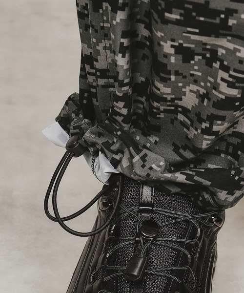 tk.TAKEO KIKUCHI(ティーケータケオキクチ)の「デジカモプリントワイドカーゴパンツ(カーゴパンツ・メンズ・グレー系その他5/カーキ系3・01/02/03)」の7枚目の写真