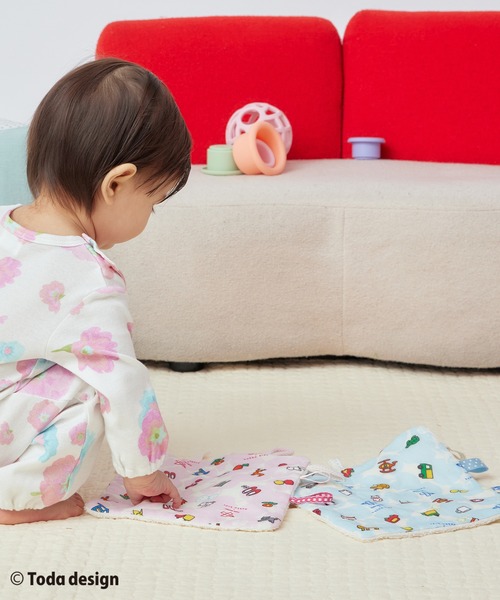 HAKKA BABY（ハッカベビー）の「【戸田デザイン研究室】アップルプリントダブルガーゼにぎにぎハンカチ（その他ベビー用品・キッズ・ブルー/ピンク・FREE）」の9枚目の写真