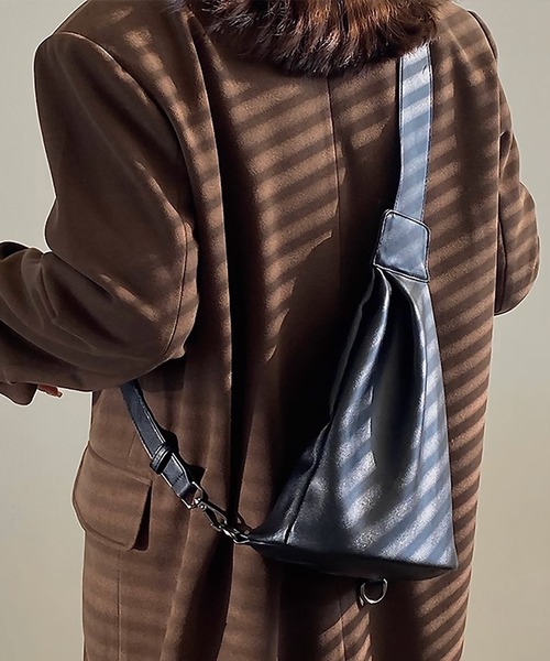 セール】blackdia ocean レザークロスボディバッグ（ボディバッグ