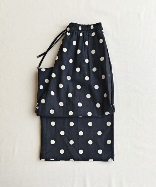 Q（キュー）の「ドット麻混パンツ（その他パンツ・レディース・ブラック系/カーキ系・MEDIUM）」の6枚目の写真